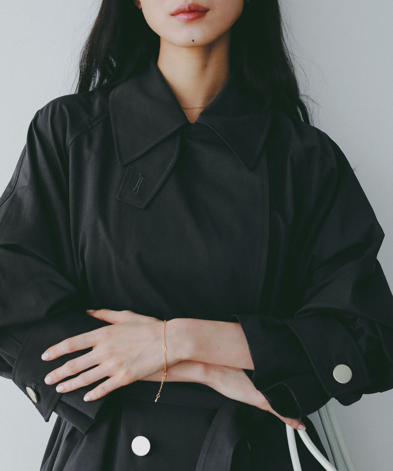 A part by 「 【Sサイズ展開】キンボタンミディトレンチ」|トレンチコート|