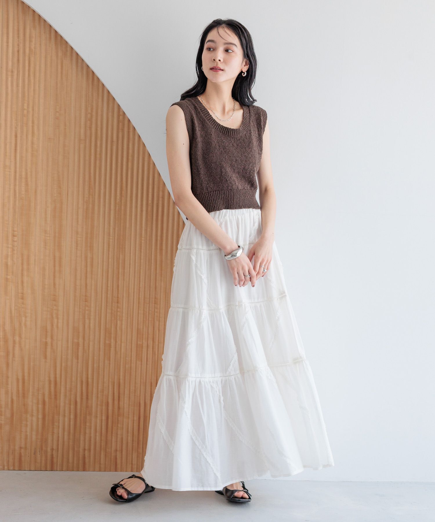 LOWRYS FARM「スラブバックボタンベスト」|ニット・セーター|