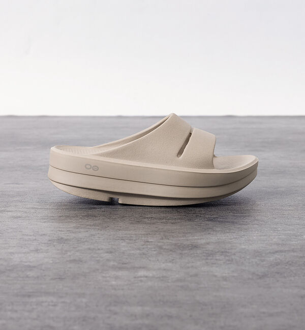 ABAHOUSE「【OOFOS/ウーフォス】OOmega OOahh/ウーメガウーアー【予約】」|サンダル|