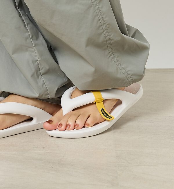 ABAHOUSE「【TAW&TOE/トーアンドトー】ZEROVITY FLAT / ゼログラビティ」|サンダル|ホワイト