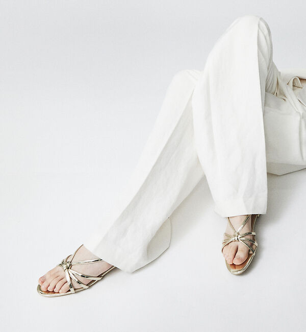 AU BANNISTER「【LAROUTE】メタリックストラップサンダル」|サンダル|