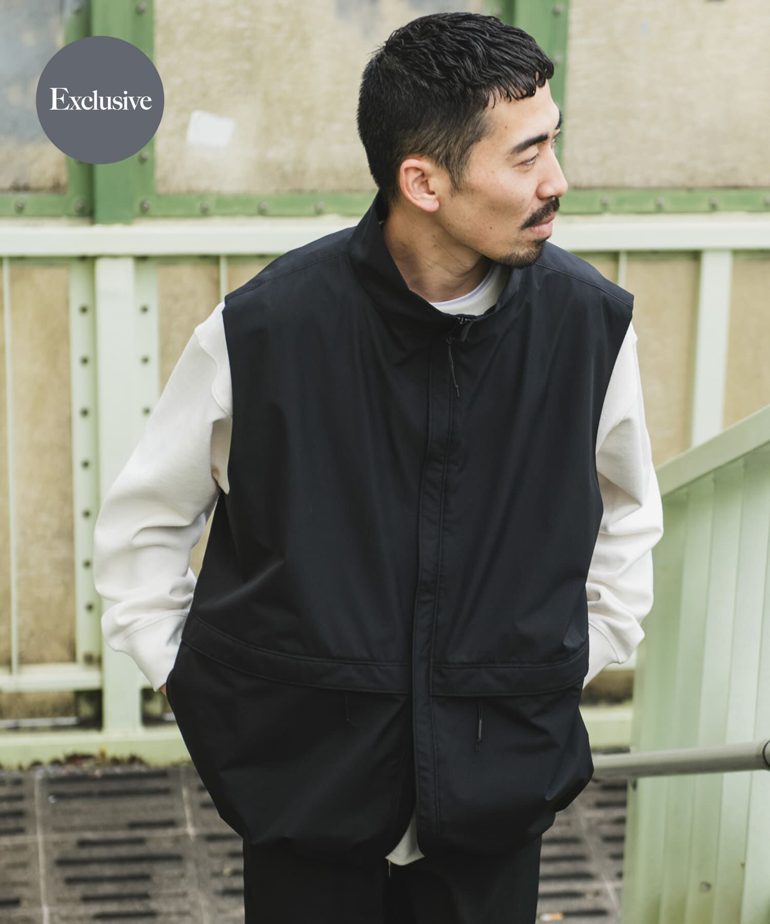 URBAN RESEARCH DOORS「『別注』Foxfire&times;DOORS　ゴアテックス ベスト」|ノーカラーコート|ブラック