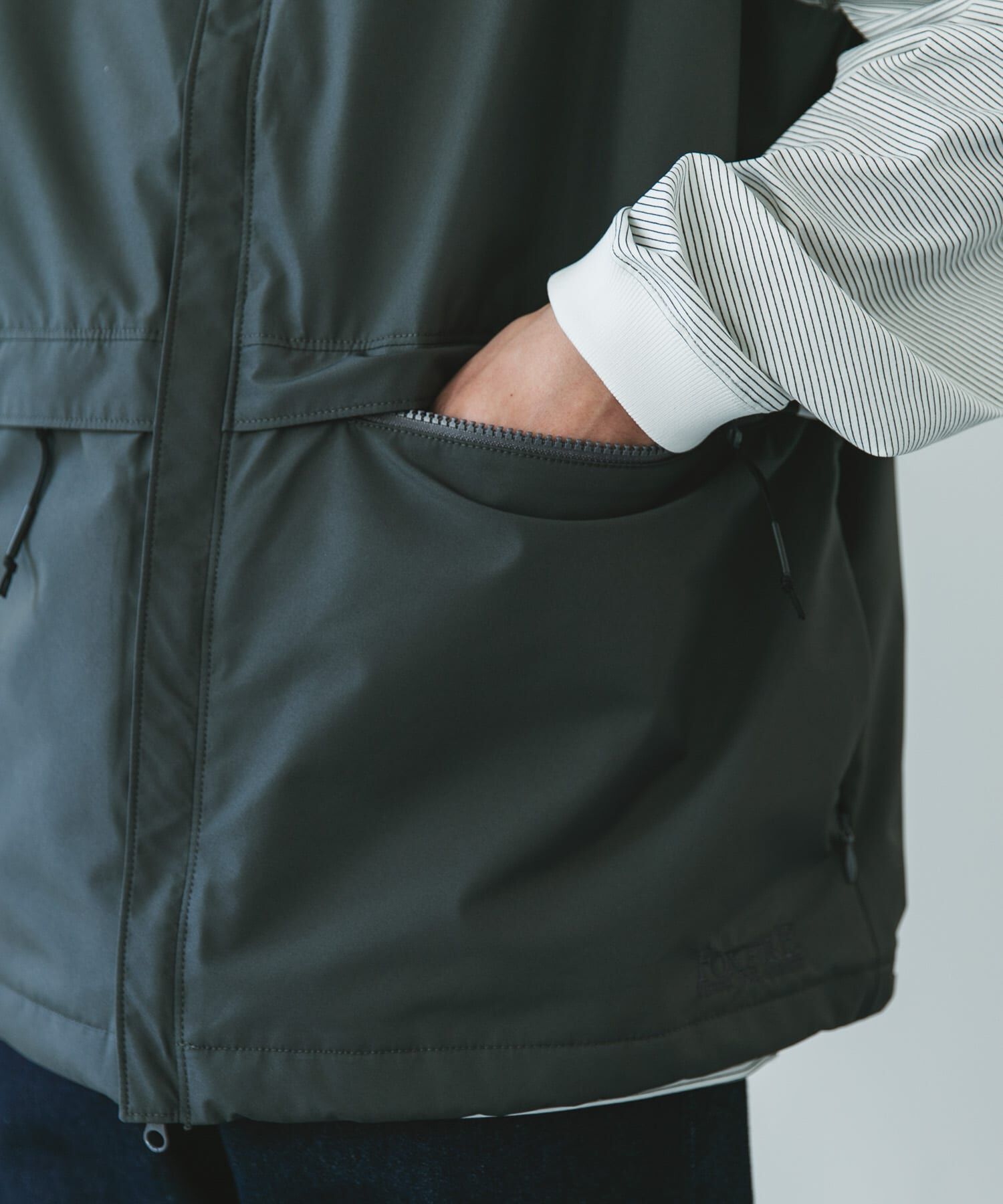 URBAN RESEARCH DOORS「『別注』Foxfire&times;DOORS　ゴアテックス ベスト」|ノーカラーコート|