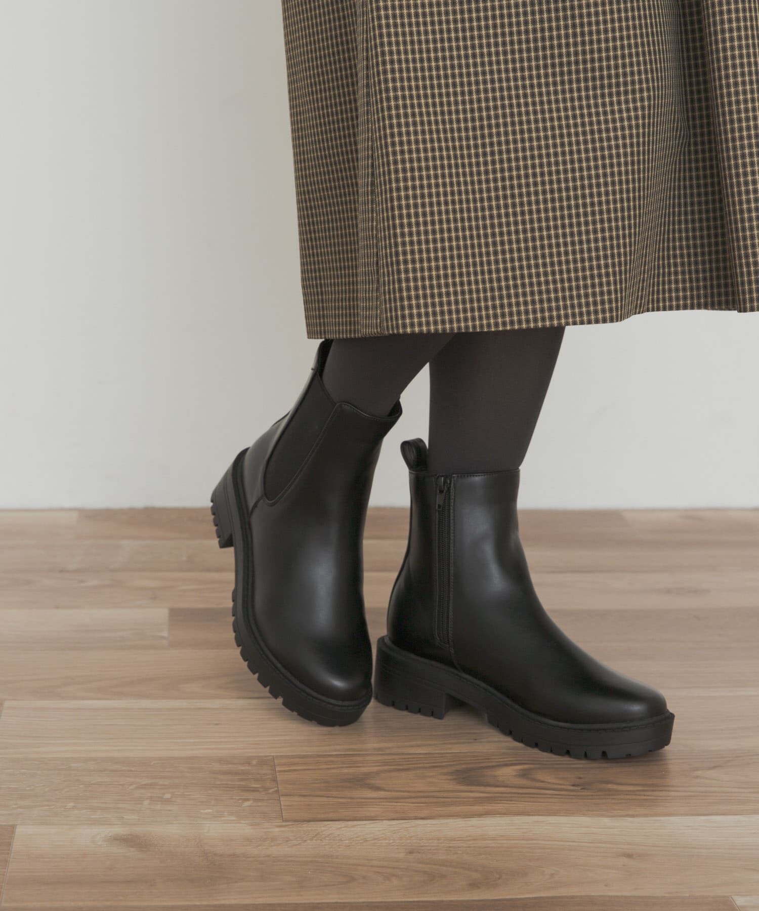 URBAN RESEARCH DOORS「『晴雨兼用』トラックソールブーツ」|ショートブーツ|