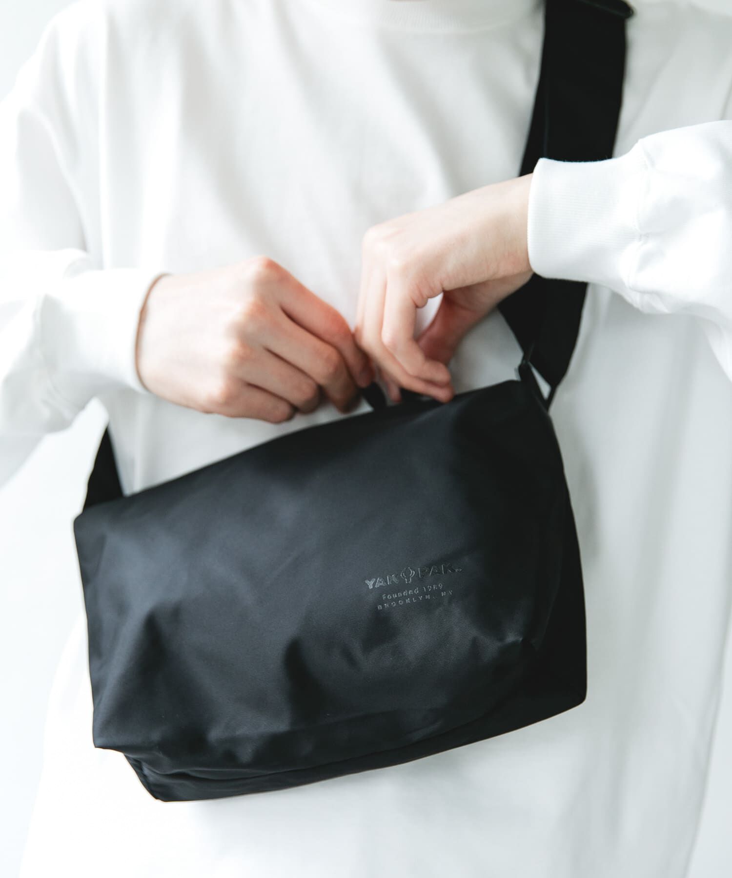 URBAN RESEARCH DOORS「『別注』YAKPAK&times;DOORS　SHOULDER BAG S」|ショルダー・メッセンジャー|