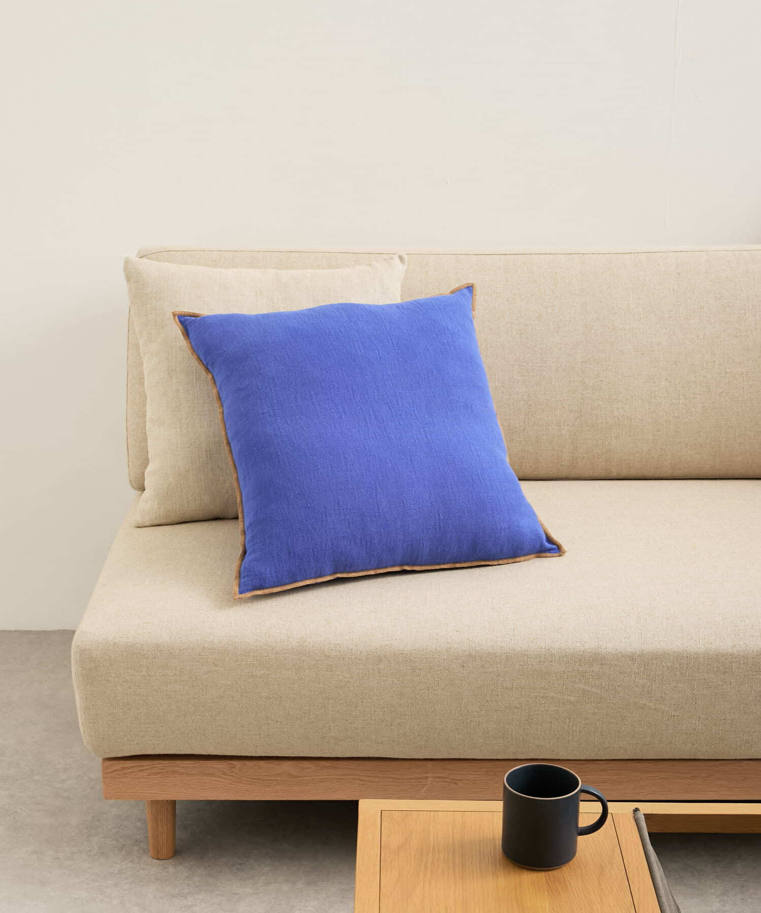 URBAN RESEARCH DOORS「BRITA SWEDEN　EVY クッションカバー 50&times;50cm」|クッション・クッションカバー|