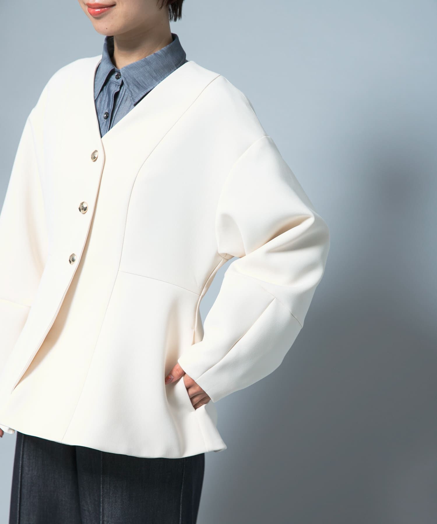 URBAN RESEARCH ROSSO「『WEB限定』デザインボタンペプラムツイルジャケット」|ノーカラージャケット|