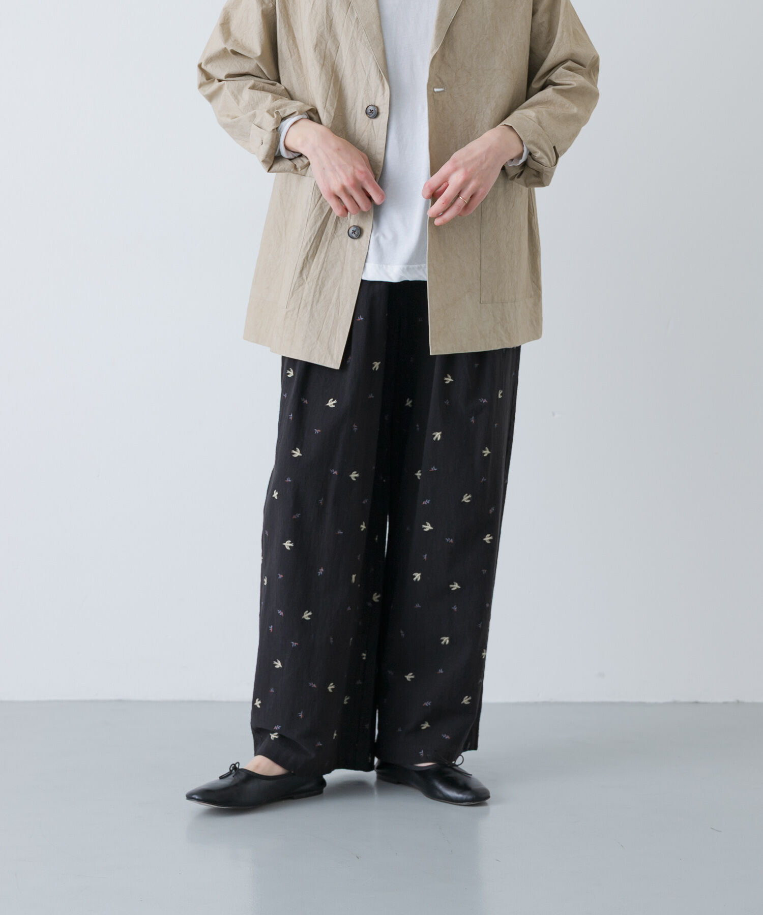 かぐれ「ツバメ刺繍イージーパンツ」|その他|ブラック