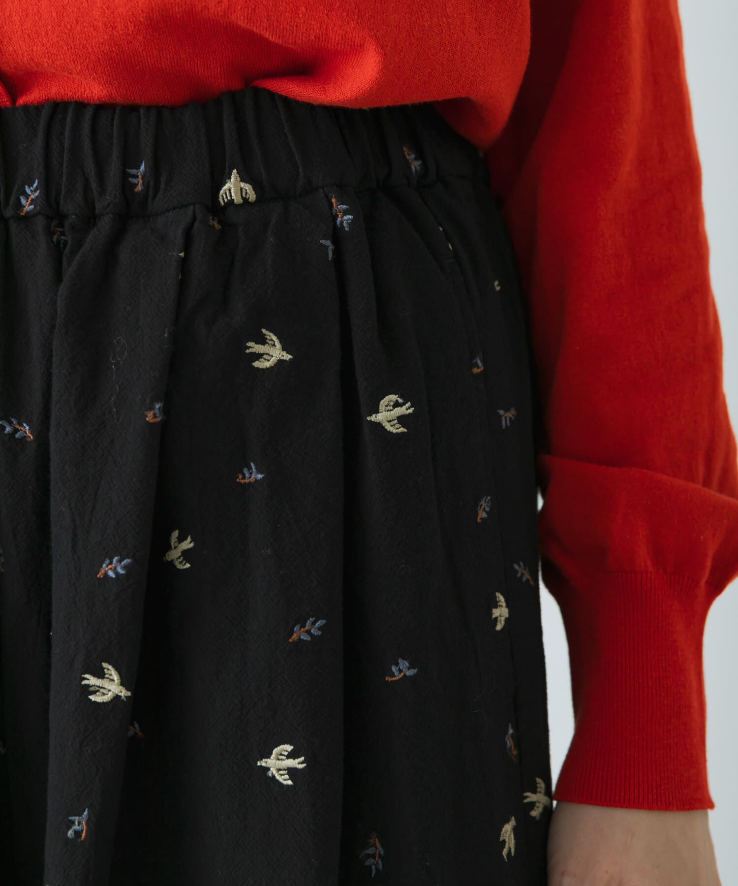 かぐれ「ツバメ刺繍イージーパンツ」|その他|