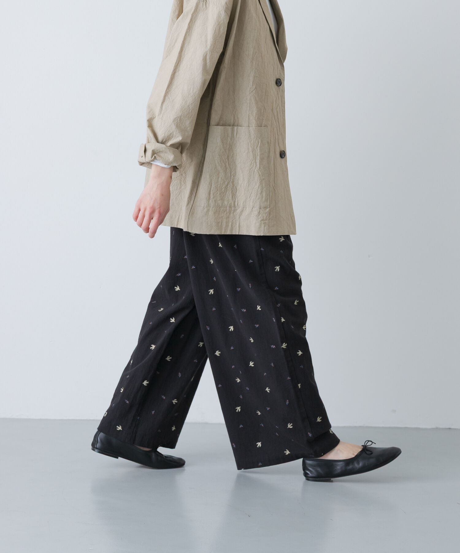 かぐれ「ツバメ刺繍イージーパンツ」|その他|