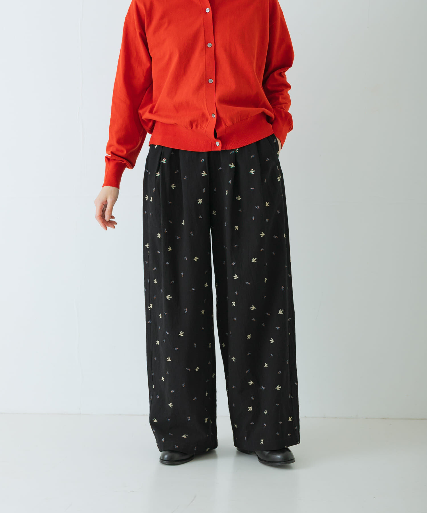 かぐれ「ツバメ刺繍イージーパンツ」|その他|