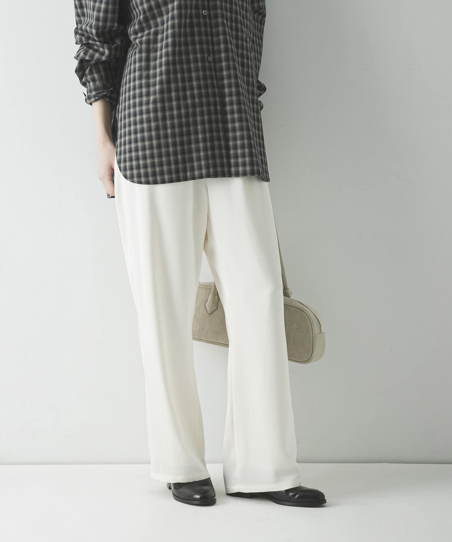 URBAN RESEARCH「サテンイージーセミフレアパンツ」|その他|