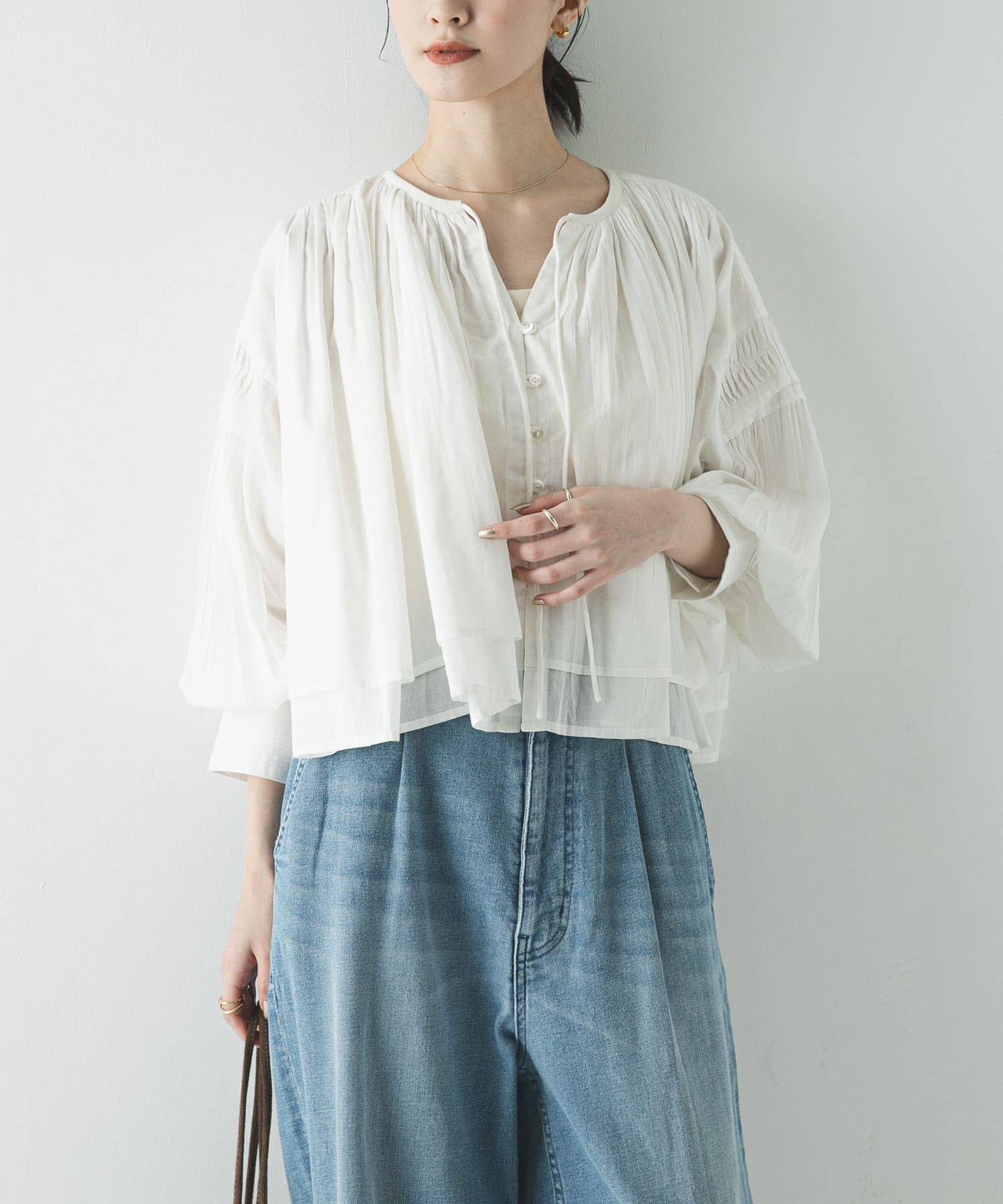 URBAN RESEARCH「コットンボイルギャザーショートブラウス」|シャツ・ブラウス|オフホワイト