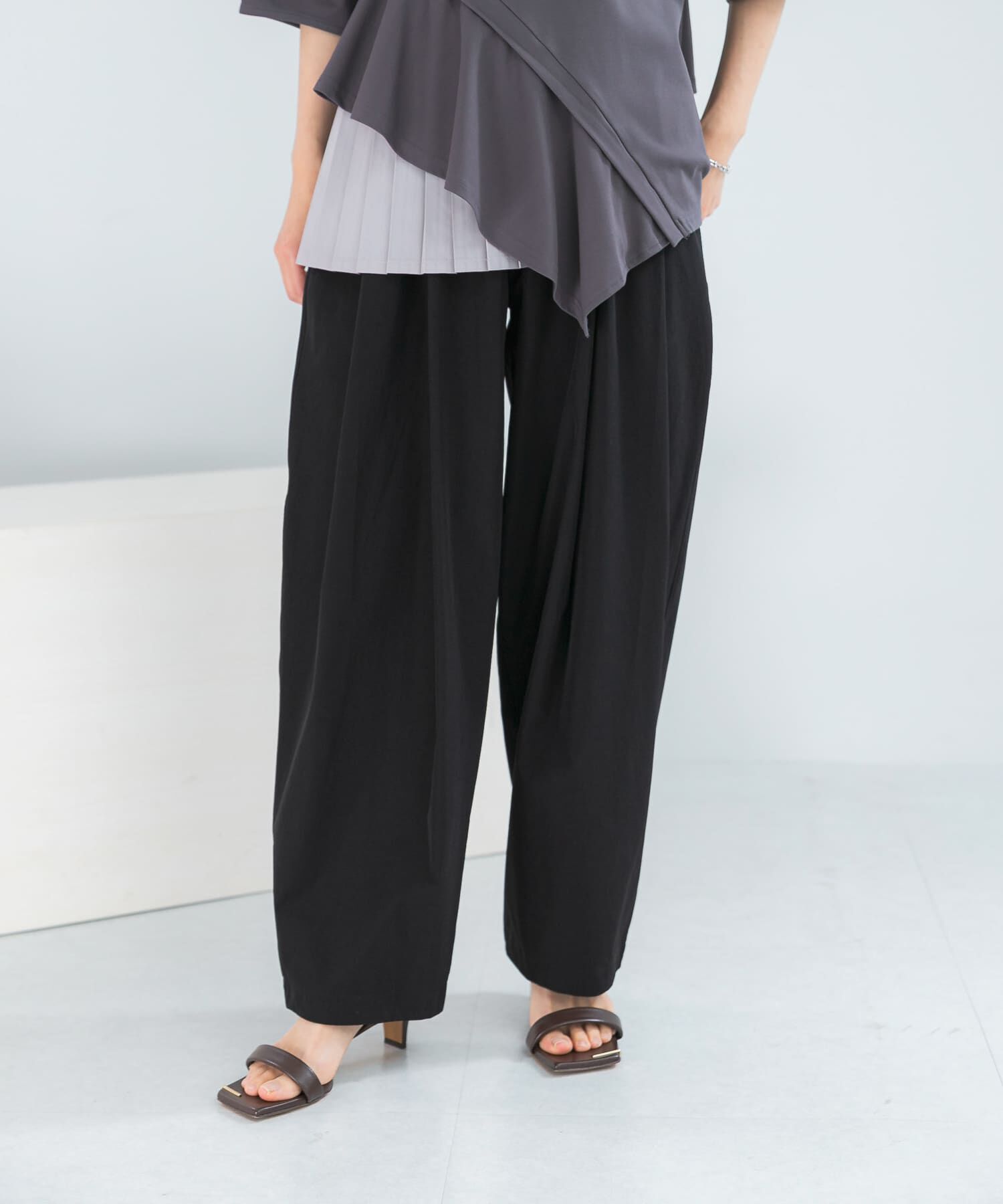 URBAN RESEARCH ROSSO「ELENDEEK　EASY TUCK COCOON PANTS」|その他|