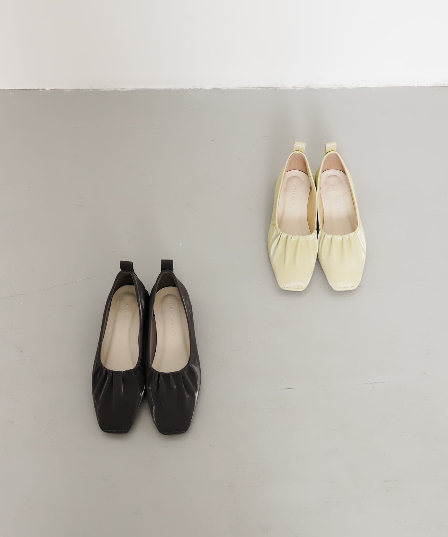 SENSE OF PLACE by URBAN RESEARCH「シャイニーギャザーフラットシューズ」|パンプス|