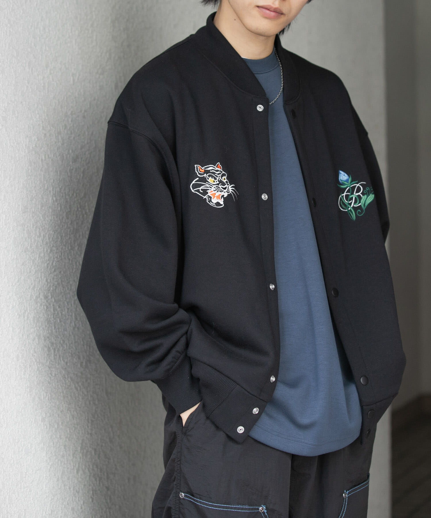 SENSE OF PLACE by URBAN RESEARCH「シシュウスウェットブルゾン」|ブルゾン・スタジャン|ブラック