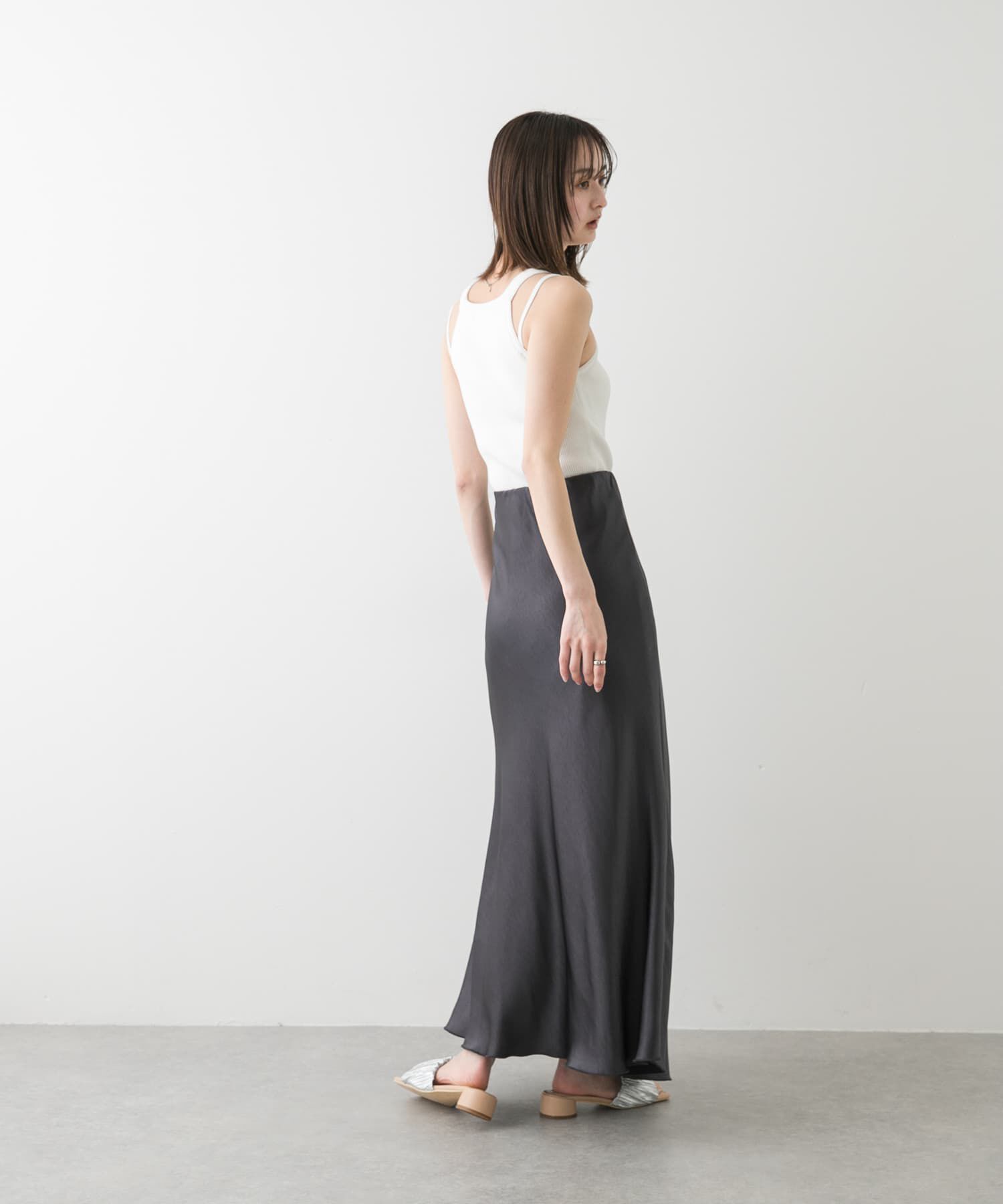 SENSE OF PLACE by URBAN RESEARCH「『一部WEB限定カラー』ナローサテンスカート」|スカート|