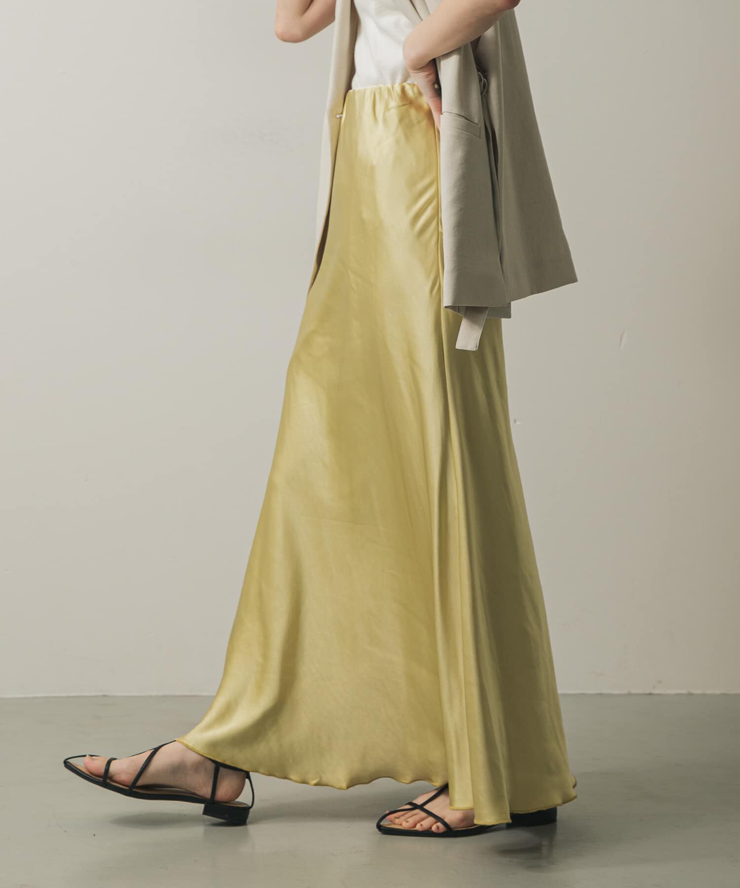 SENSE OF PLACE by URBAN RESEARCH「『一部WEB限定カラー』ナローサテンスカート」|スカート|イエロー