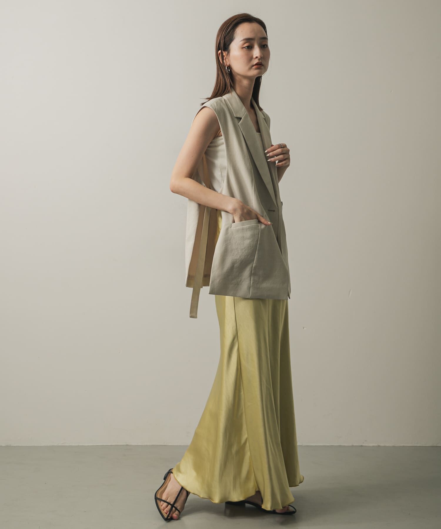 SENSE OF PLACE by URBAN RESEARCH「『一部WEB限定カラー』ナローサテンスカート」|スカート|