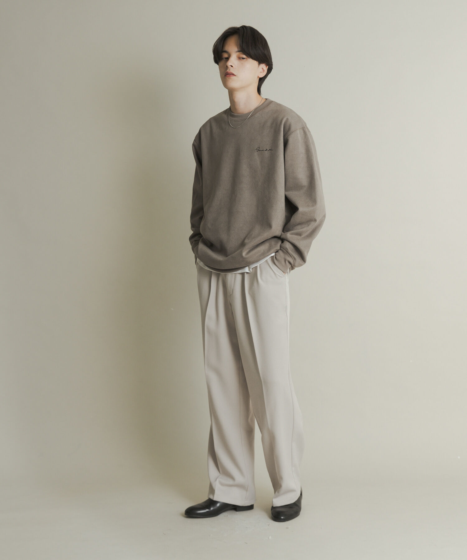 SENSE OF PLACE by URBAN RESEARCH「『ユニセックス』シシュウフェイクスエードクルーネックスウェット」|スウェット・ジャージ|