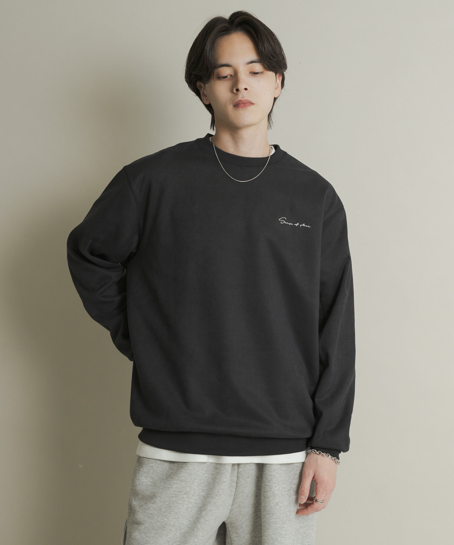 SENSE OF PLACE by URBAN RESEARCH「『ユニセックス』シシュウフェイクスエードクルーネックスウェット」|スウェット・ジャージ|