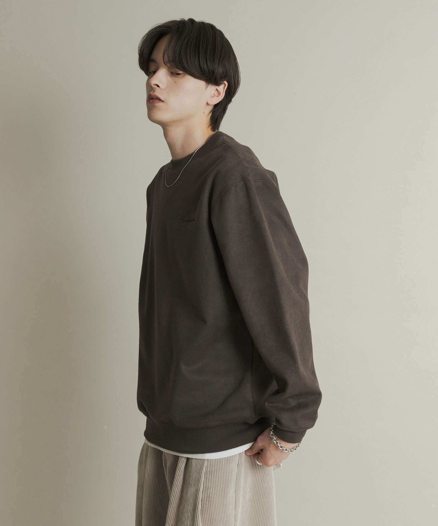 SENSE OF PLACE by URBAN RESEARCH「『ユニセックス』シシュウフェイクスエードクルーネックスウェット」|スウェット・ジャージ|