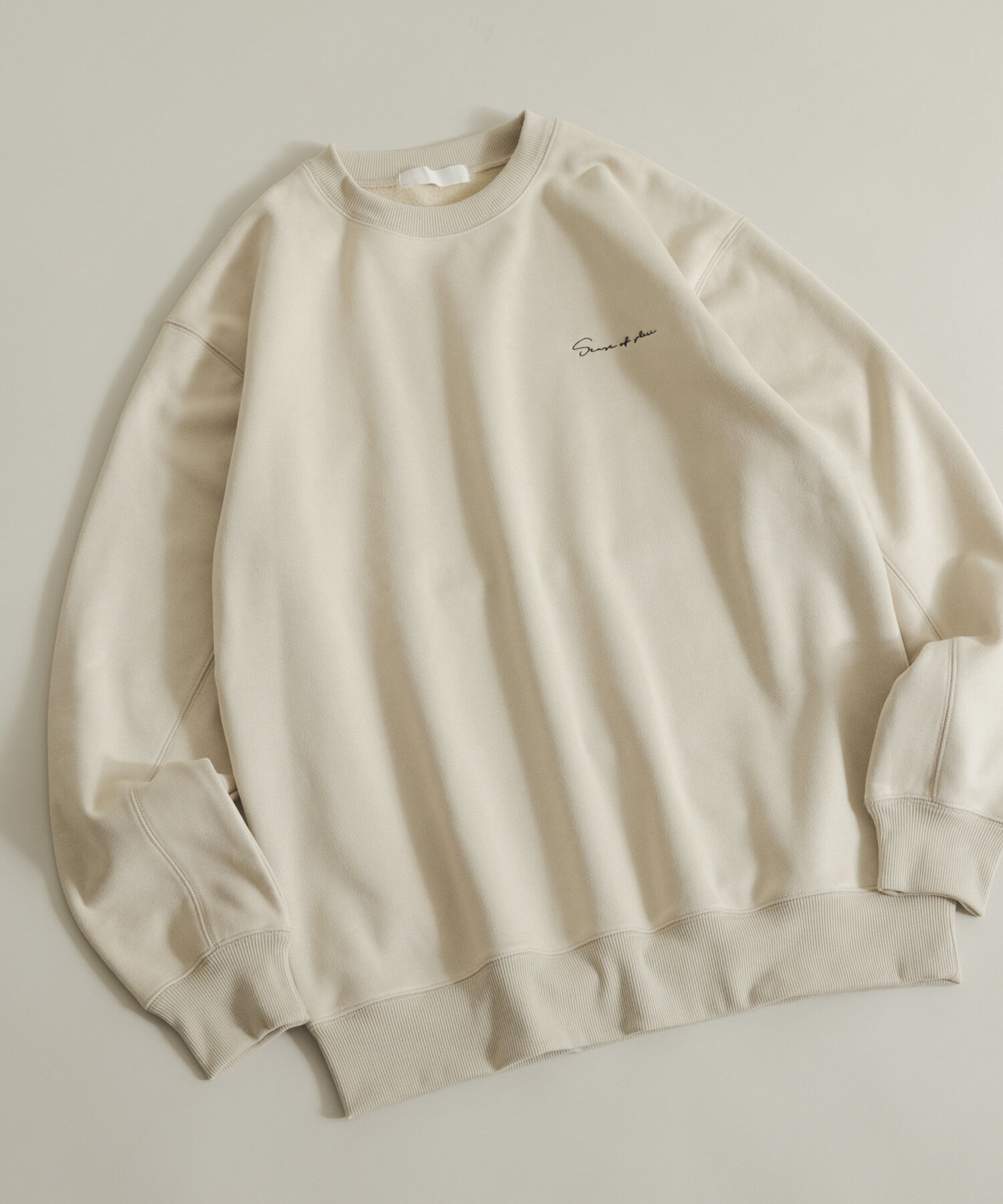 SENSE OF PLACE by URBAN RESEARCH「『ユニセックス』シシュウフェイクスエードクルーネックスウェット」|スウェット・ジャージ|