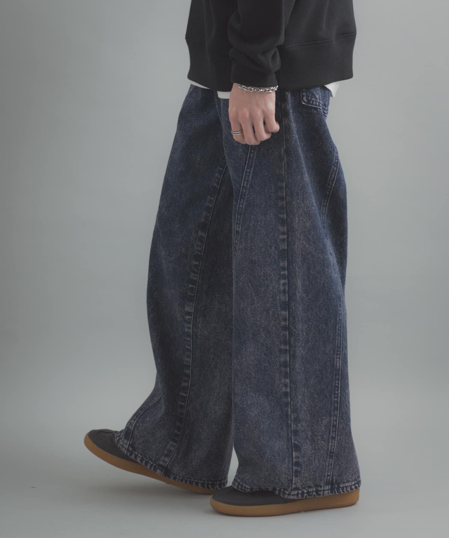SENSE OF PLACE by URBAN RESEARCH「『ユニセックス』ケミカルバギーワイドデニムパンツ」|デニム|ネイビー