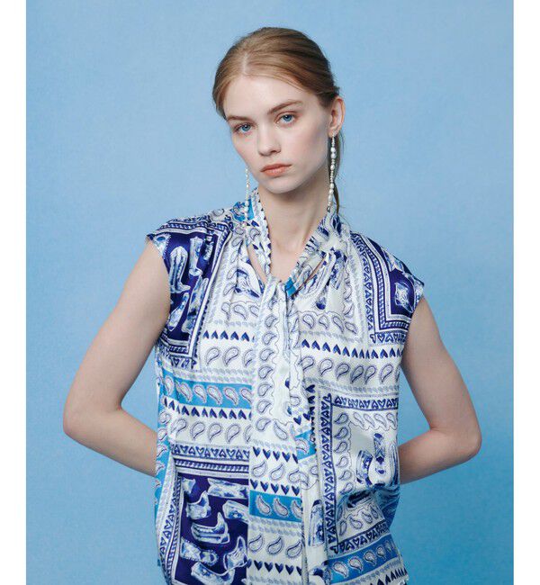 LOULOU WILLOUGHBY「WEB 一部店舗限定【LOULOU WILLOUGHBY】ウエスタンスカーフプリントリボンブラウス」|シャツ・ブラウス|ブルー