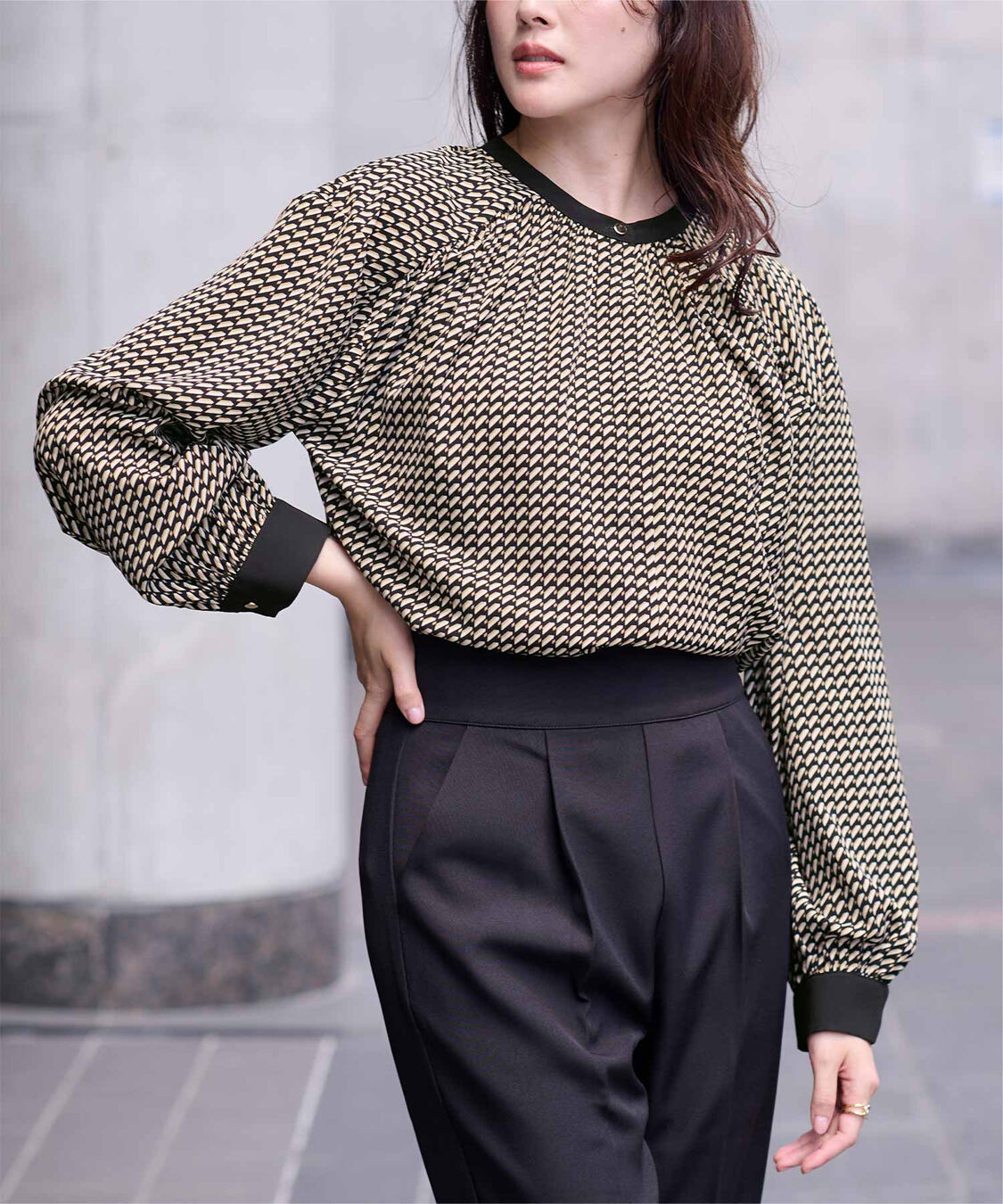 ur's「ジオメトリックバンドカラーブラウス」|シャツ・ブラウス|