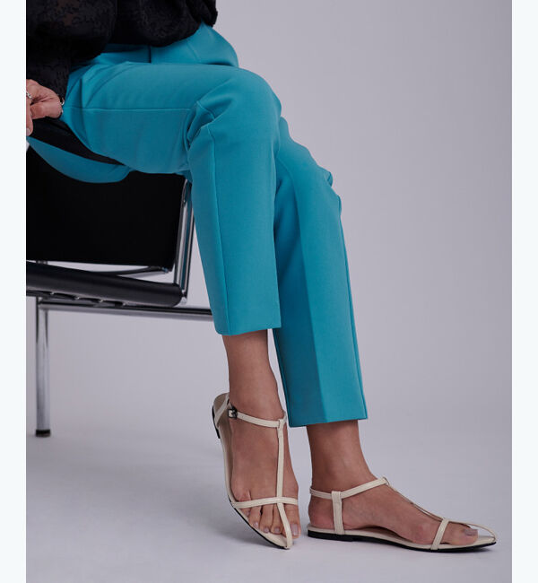 ur's「【神山まりあさん着用】クロスデザインストラップフラットサンダル」|サンダル|