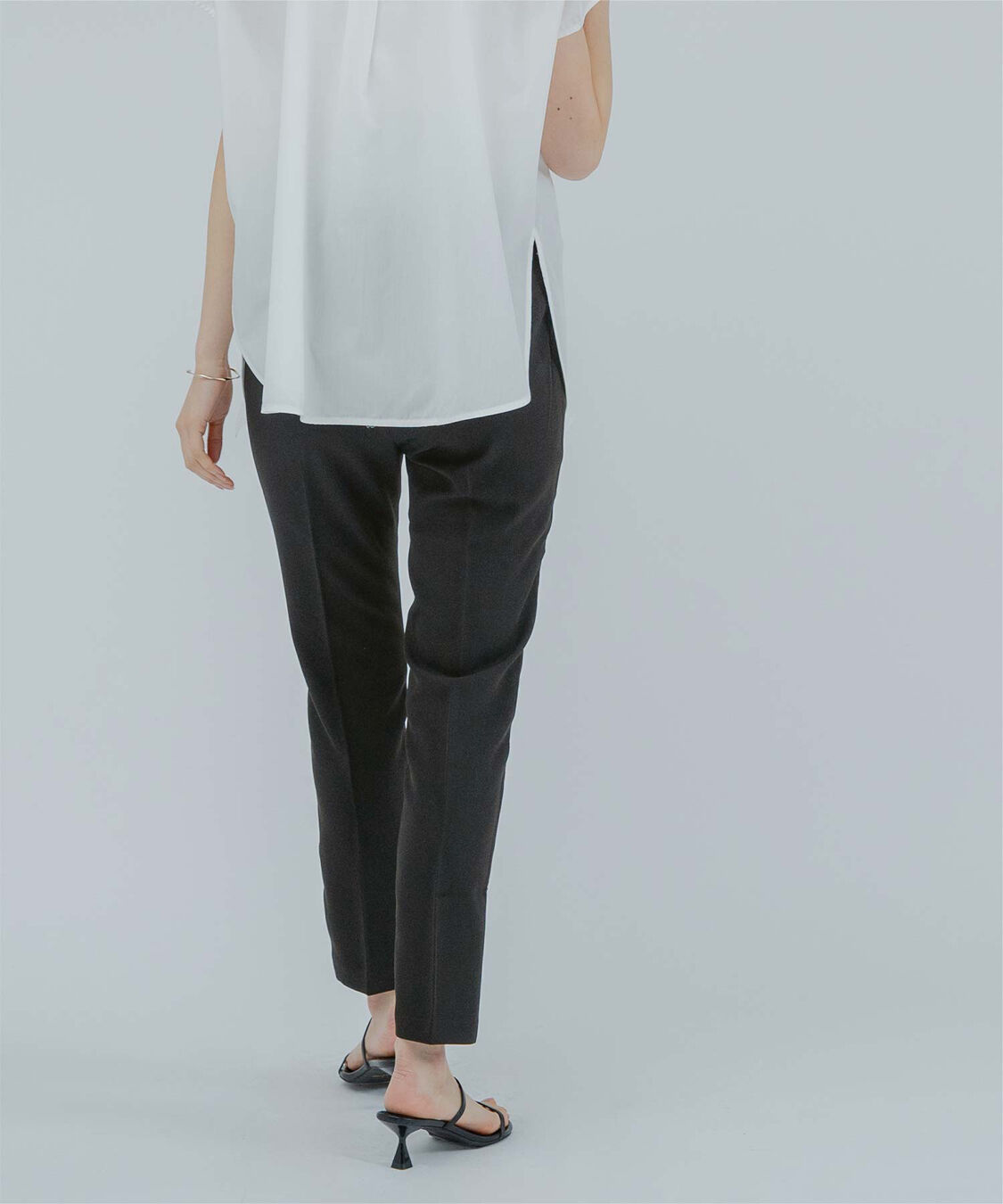 ur's「センタープレススティックパンツ」|スラックス|