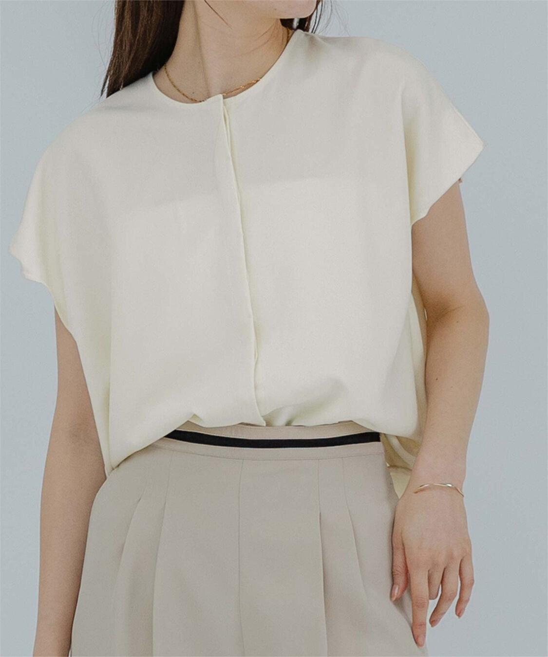 ur's「フレンチスリーブショルダータックノーカラーブラウス」|シャツ・ブラウス|オフホワイト