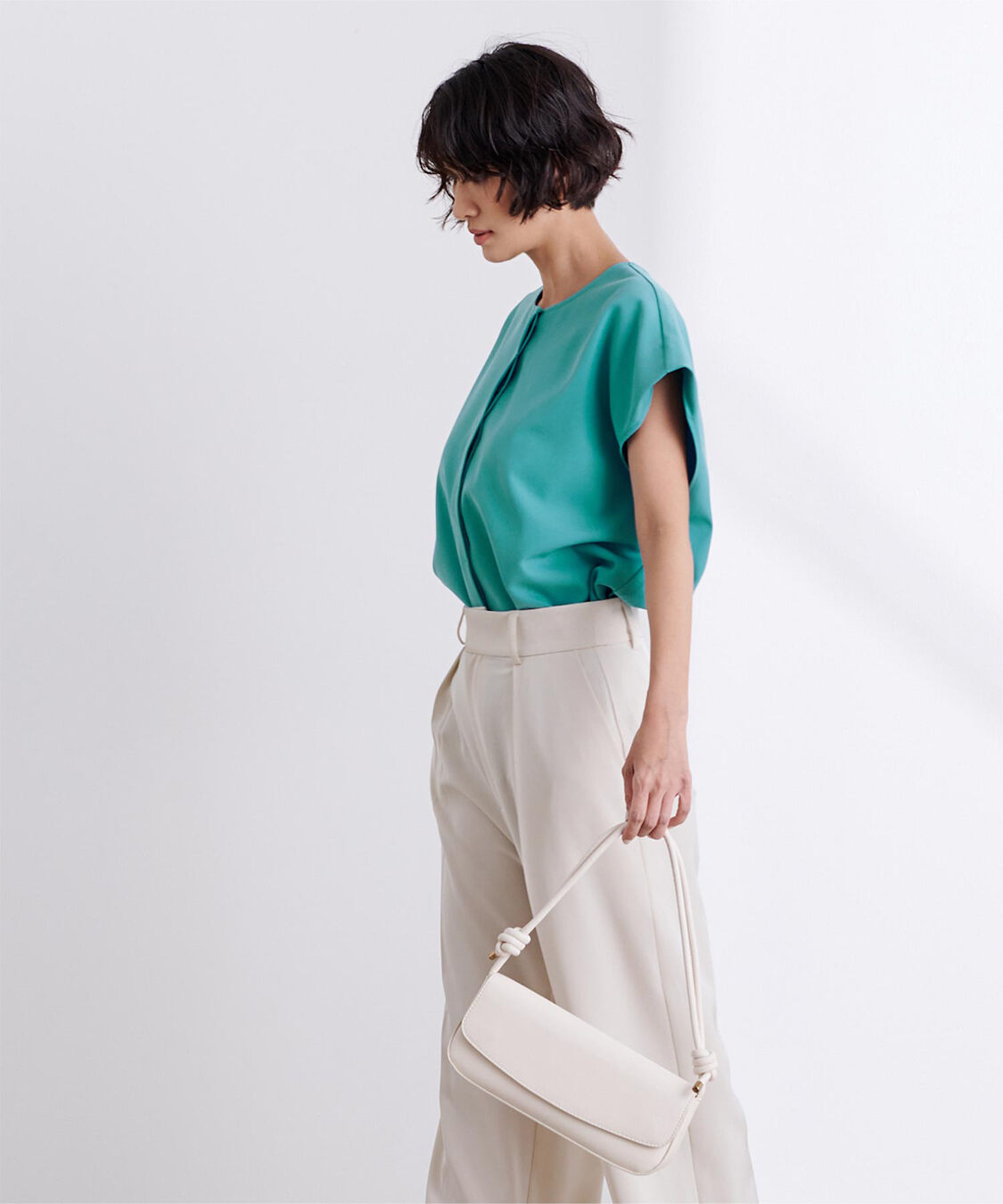 ur's「フレンチスリーブショルダータックノーカラーブラウス」|シャツ・ブラウス|