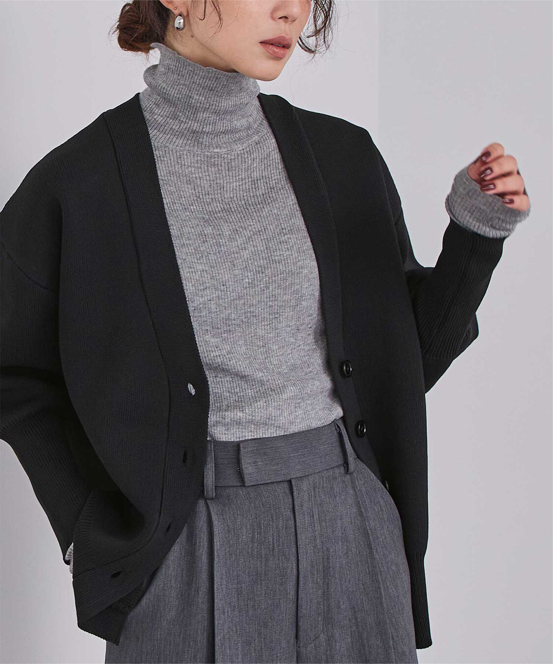 ur's「スポンディッシュVネックニットカーディガン」|ニット・セーター|