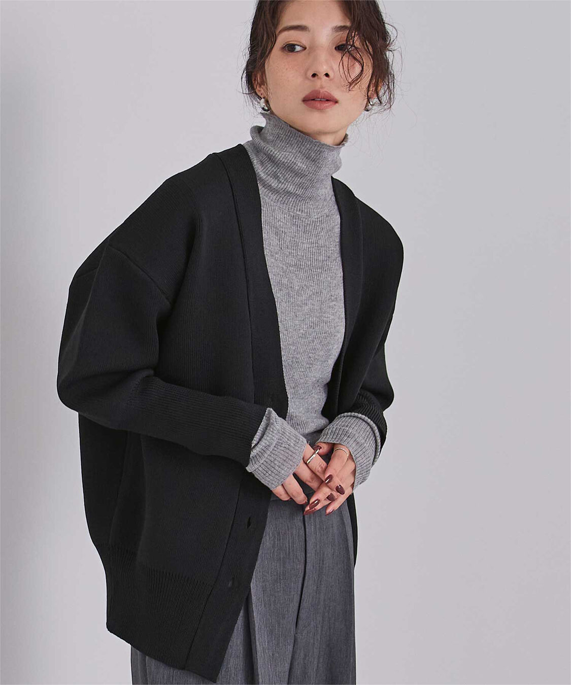 ur's「スポンディッシュVネックニットカーディガン」|ニット・セーター|