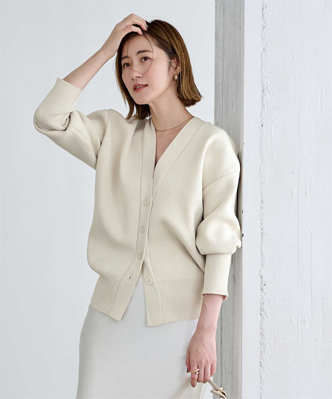 ur's「スポンディッシュVネックニットカーディガン」|ニット・セーター|アイボリー