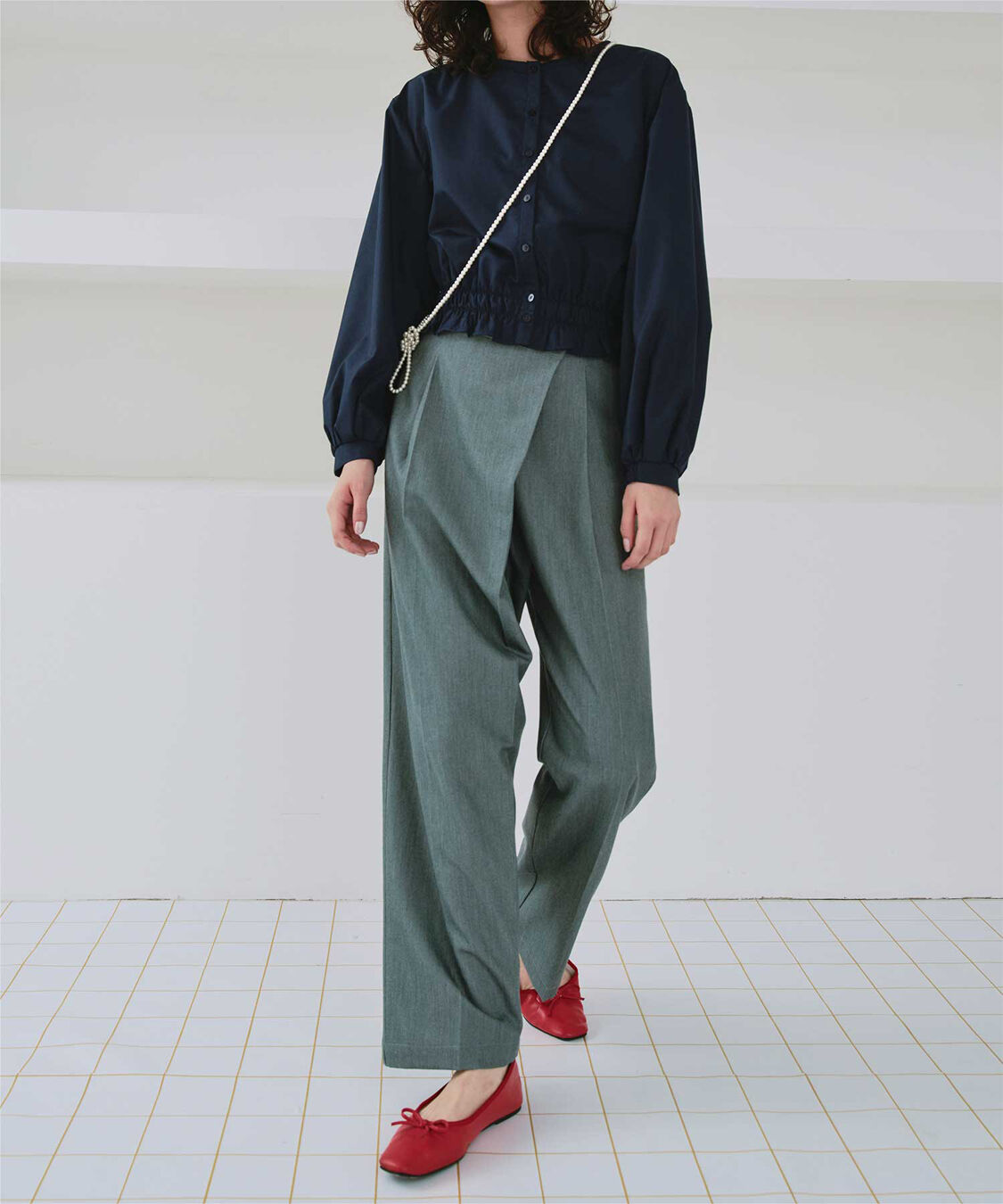 titivate「クルーネック裾シャーリングブラウス」|シャツ・ブラウス|