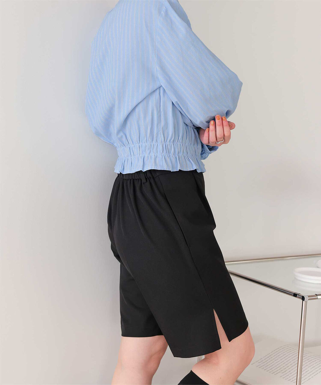 titivate「クルーネック裾シャーリングブラウス」|シャツ・ブラウス|