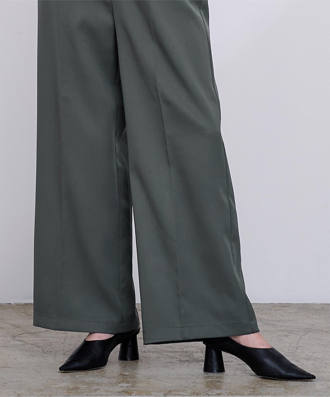 ur's「ワンタックカラーワイドパンツ」|スラックス|