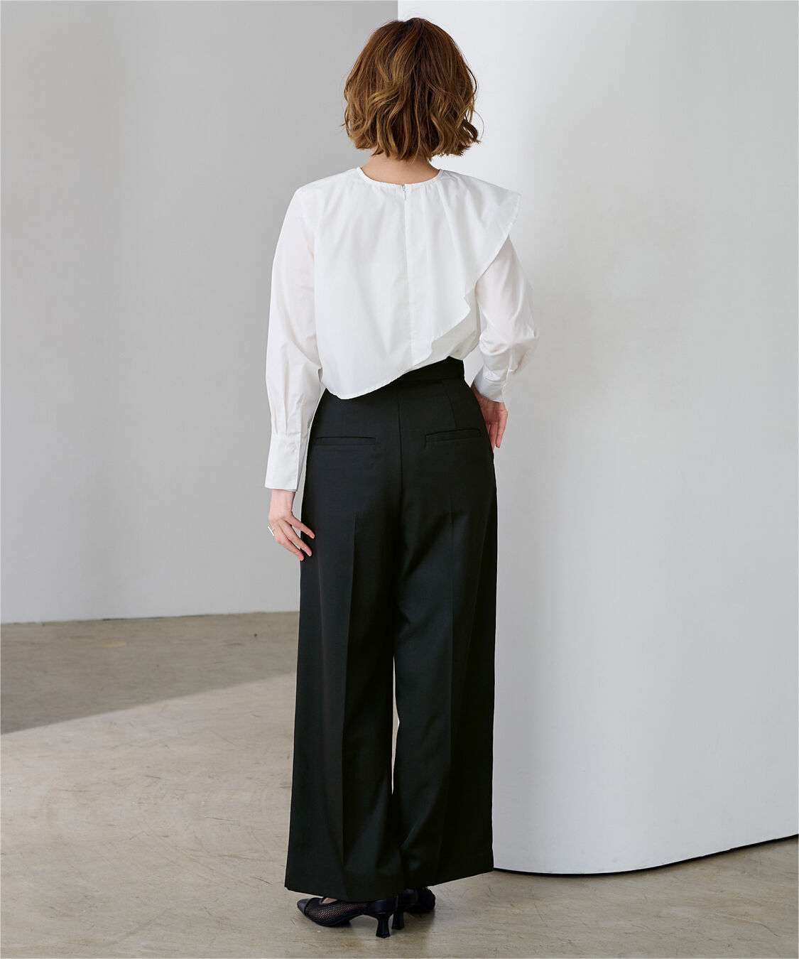 ur's「美シルエットワンタックワイドパンツ」|スラックス|