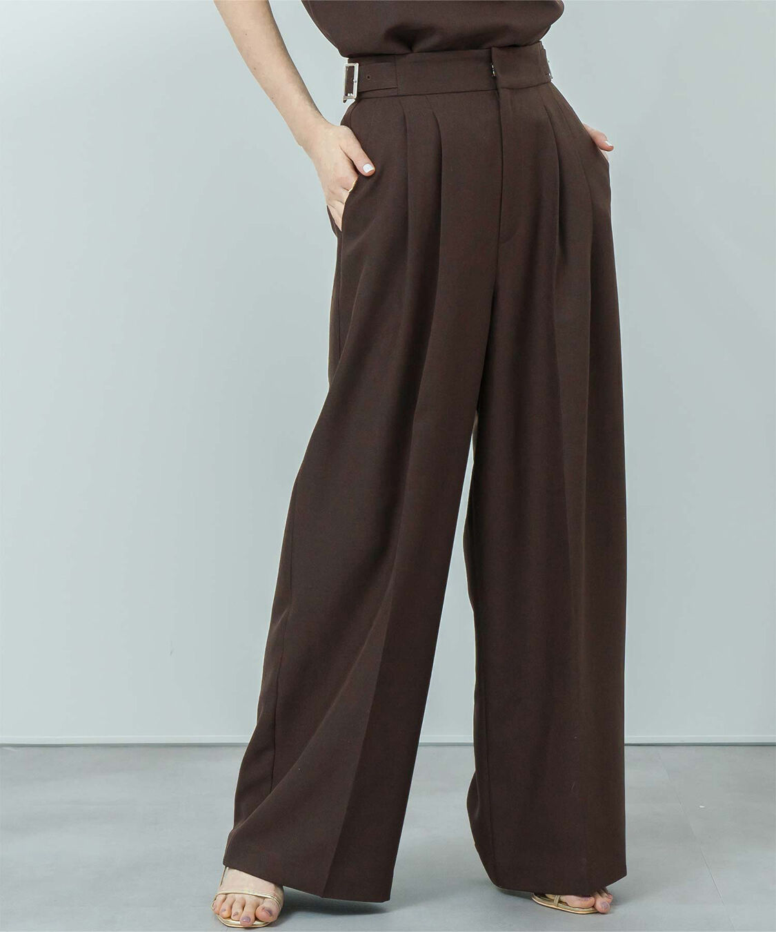 ur's「リネンライクサイドベルトデザインタックワイドパンツ」|スラックス|
