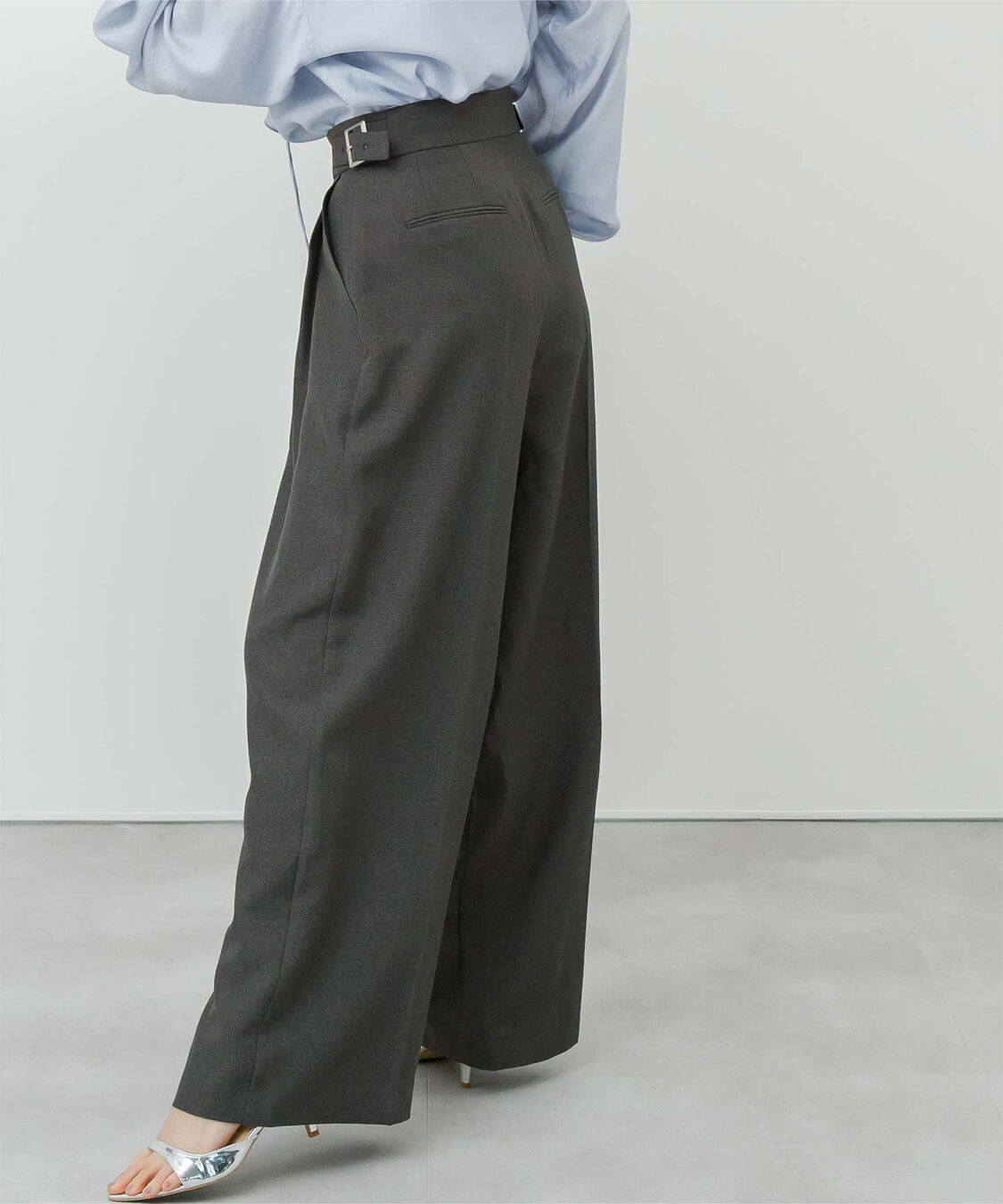 ur's「リネンライクサイドベルトデザインタックワイドパンツ」|スラックス|