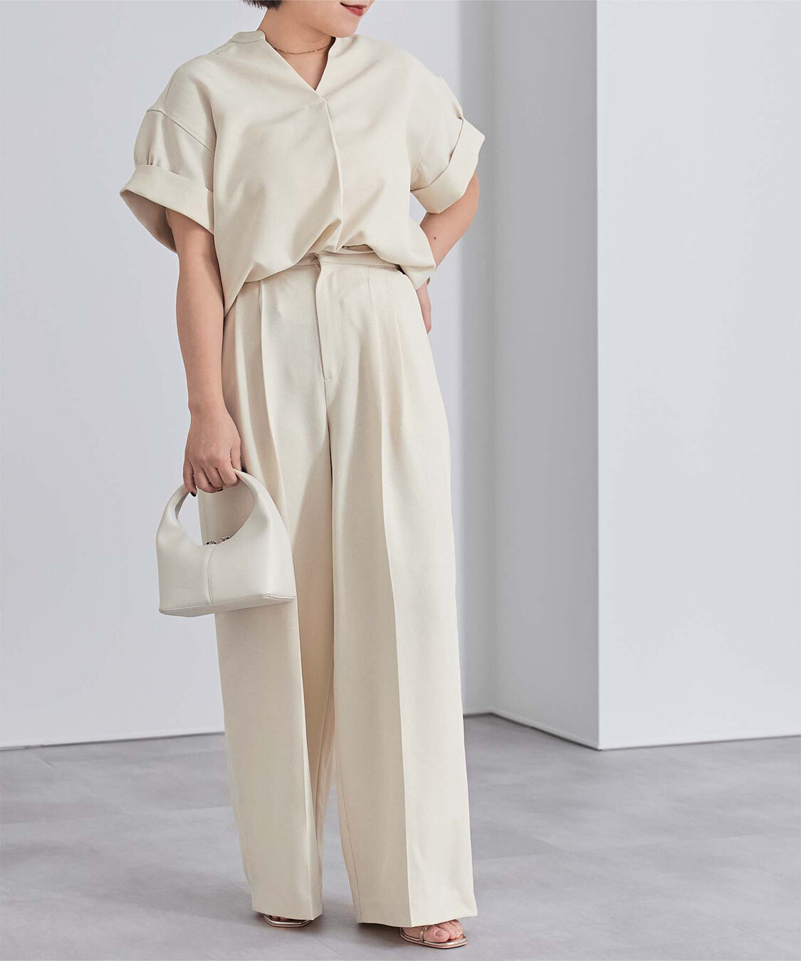 ur's「リネンライクサイドベルトデザインタックワイドパンツ」|スラックス|アイボリー