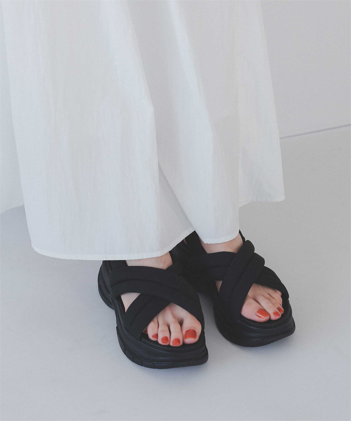 titivate「クロスパデットサンダル」|サンダル|