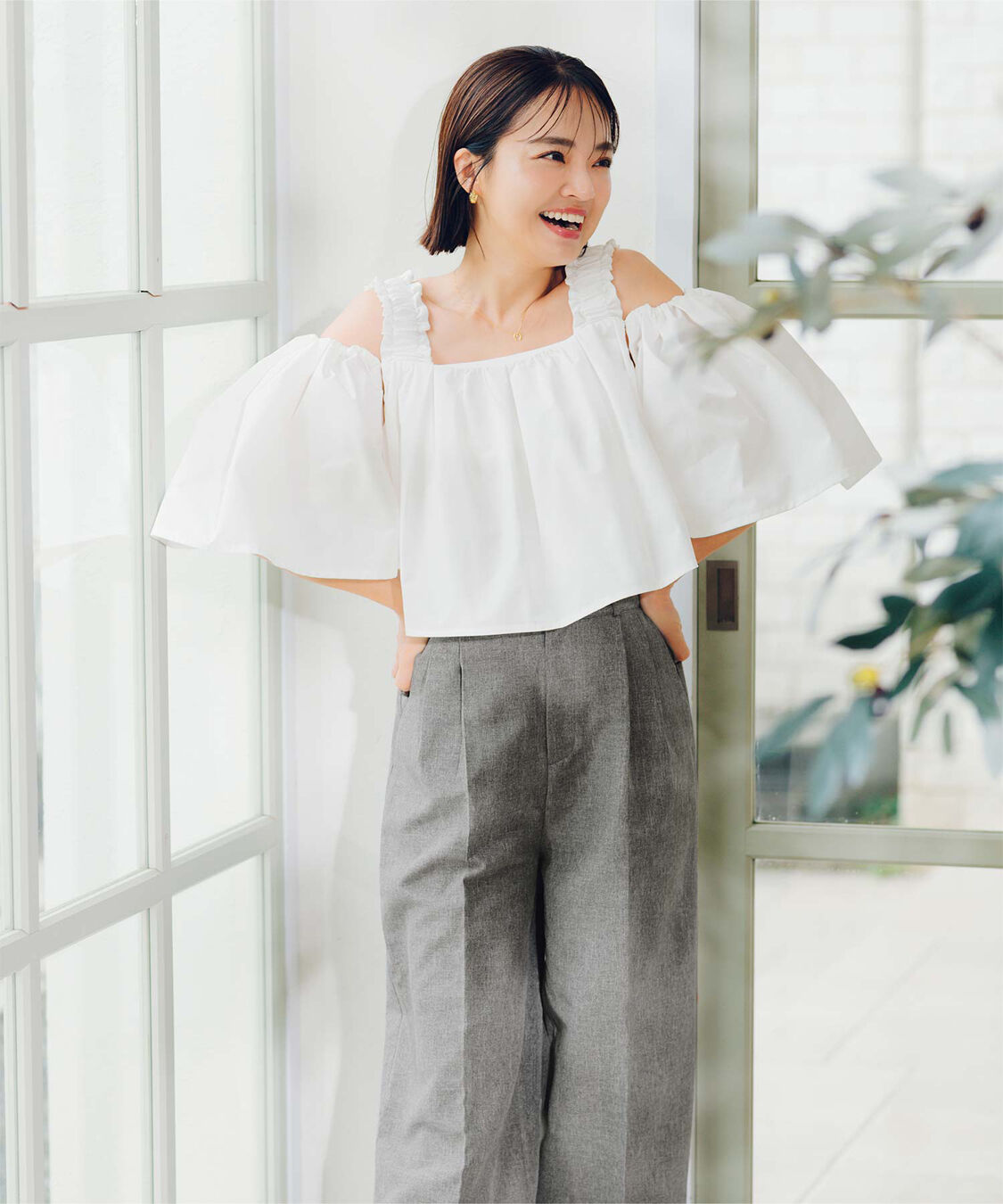 ur's「【春名亜美さんコラボアイテム】2wayフリルショルダートップス」|シャツ・ブラウス|