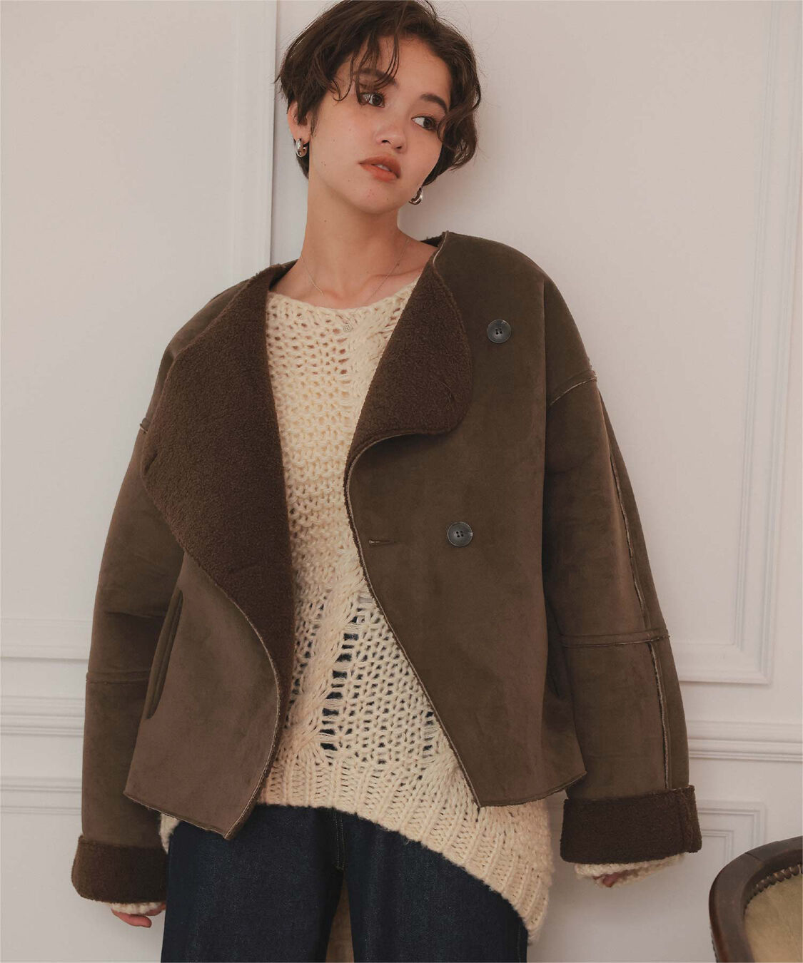 titivate「フェイクムートンノーカラージャケット」|ノーカラーコート|ダークブラウン