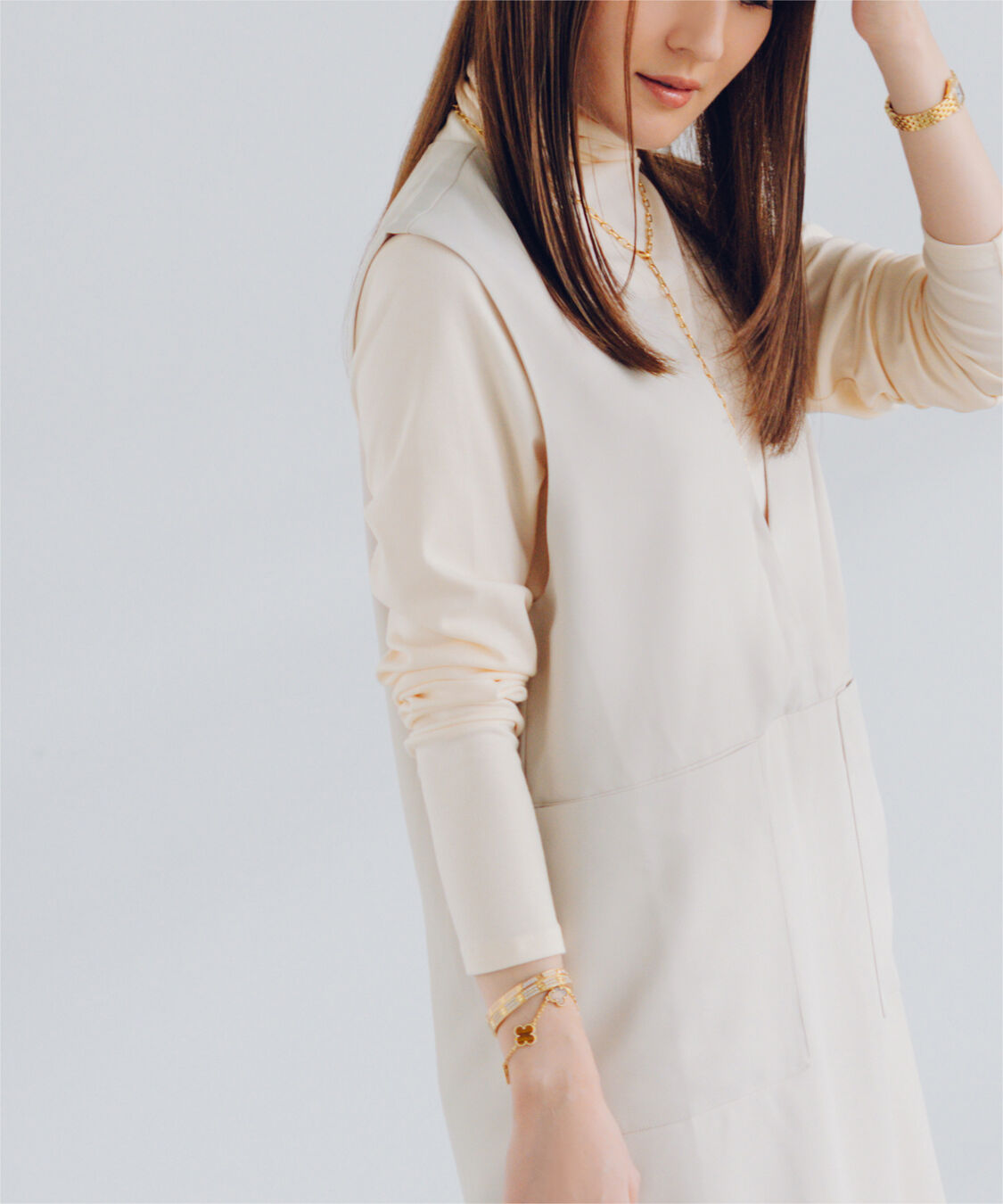 ur's「【星玲奈さんコラボアイテム】ボトルネックラウンドヘムプルオーバー」|Tシャツ・カットソー|