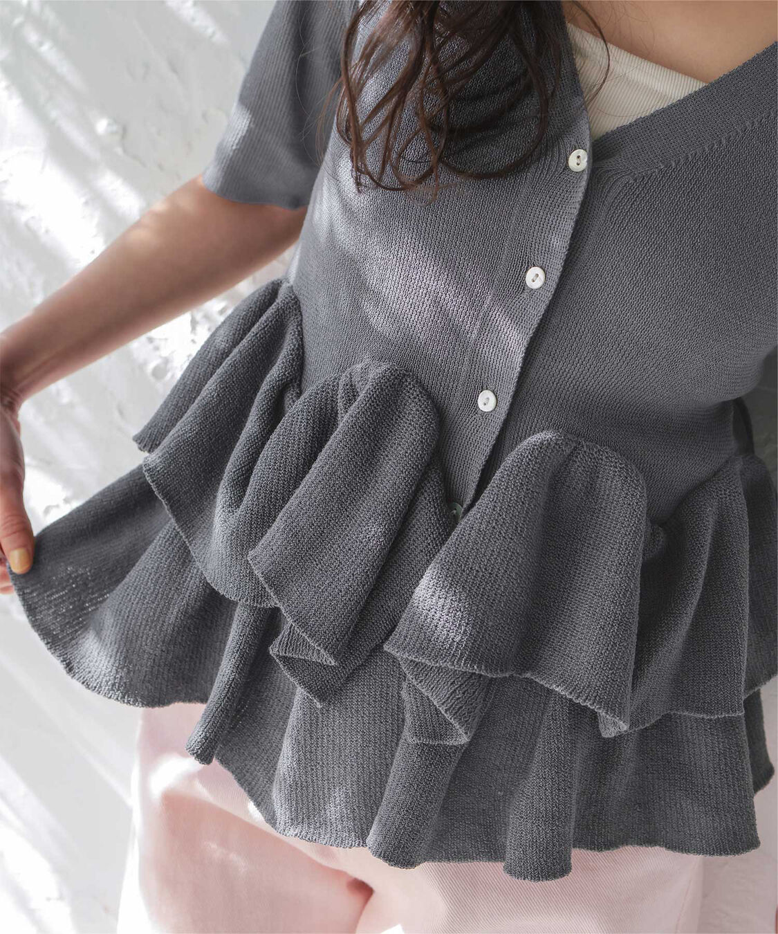 titivate「ハーフスリーブフリルヘムニットカーディガン」|ニット・セーター|