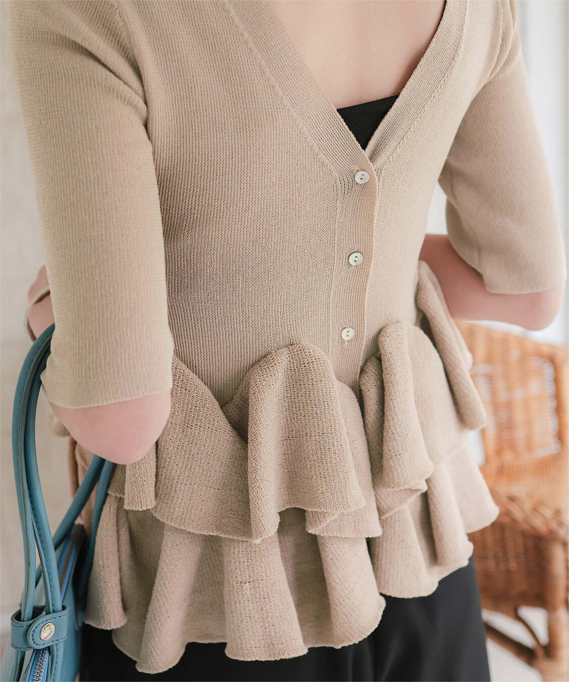 titivate「ハーフスリーブフリルヘムニットカーディガン」|ニット・セーター|